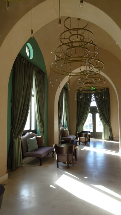 Lobby Salalah Rotana Resort