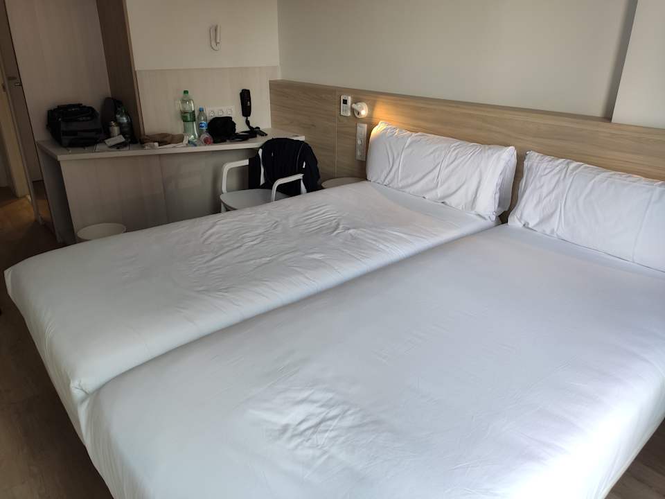 Zimmer B&B HOTEL Alicante Centro