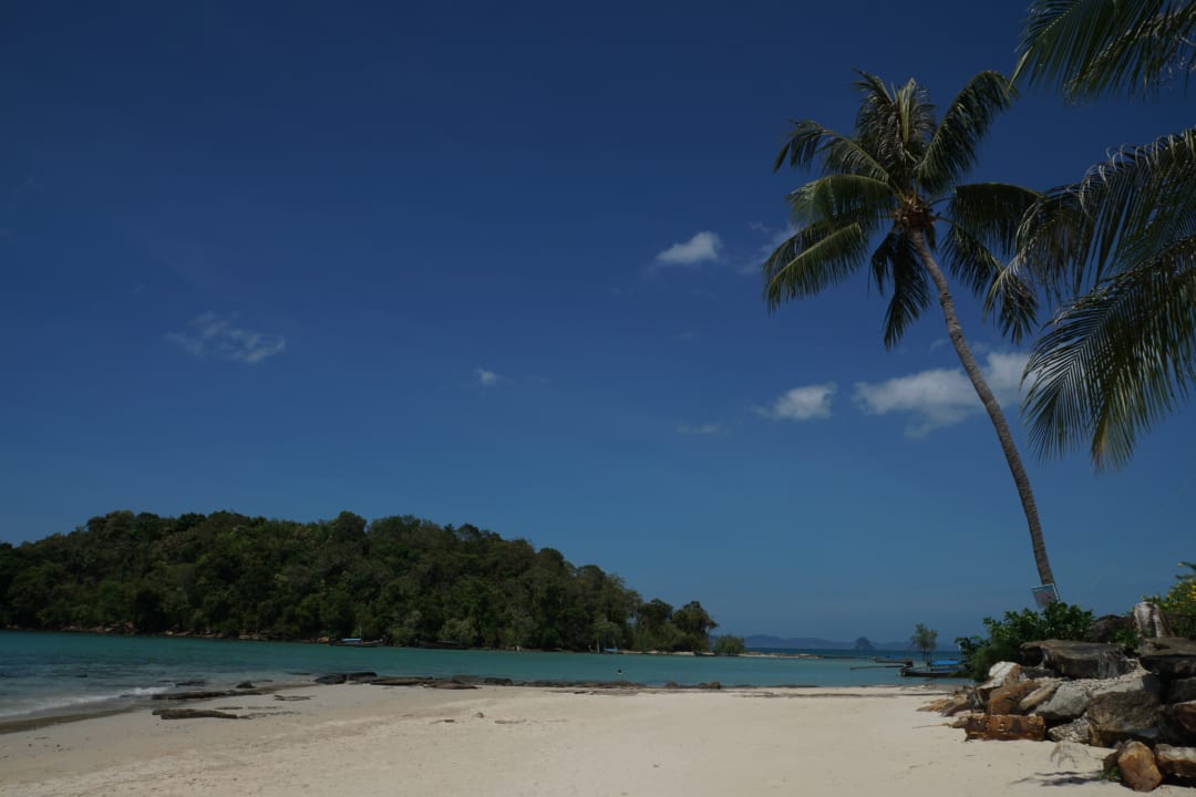 In Richtung Beyond Hotel Krabi Dusit Thani Krabi Beach Resort