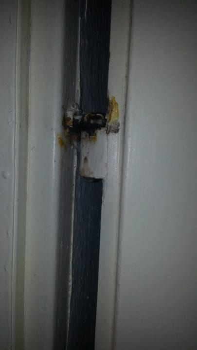 Ekelhafte Badtür AHORN Hotel Am Fichtelberg