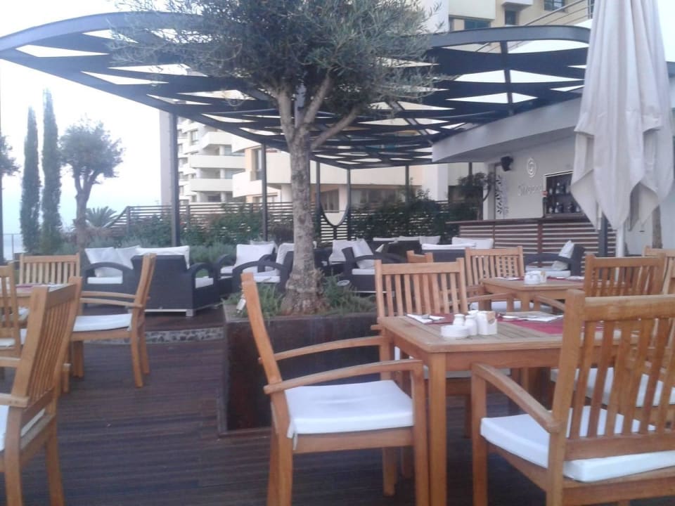 Dachterrasse mit Lounge  Hotel Madeira Regency Cliff