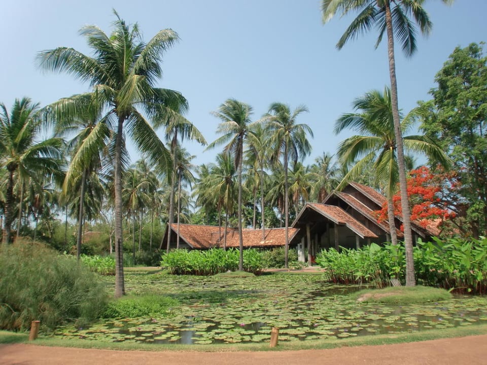 Erstes Bild vom Hotel. Blick auf Lobby. Ohne Worte  Wyndham Hua Hin Pranburi Resort & Villas