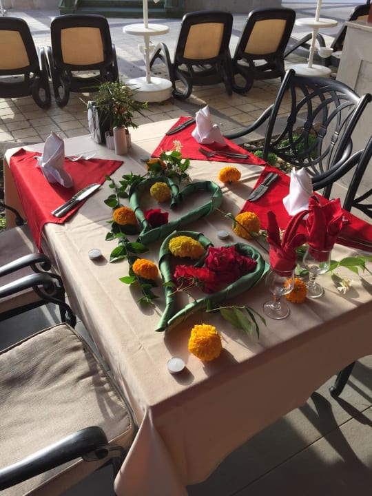 Deko zu besonderen Anlässen beim Abendessen Diamond Excellence Resort & Spa