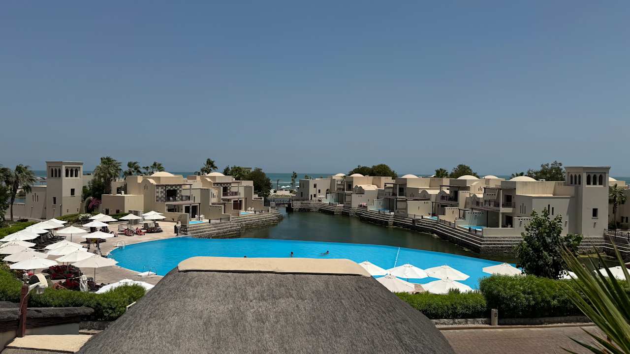 Pool The Cove Rotana Resort