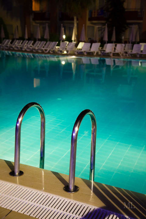 Pool by Night Hotel Orfeus Park