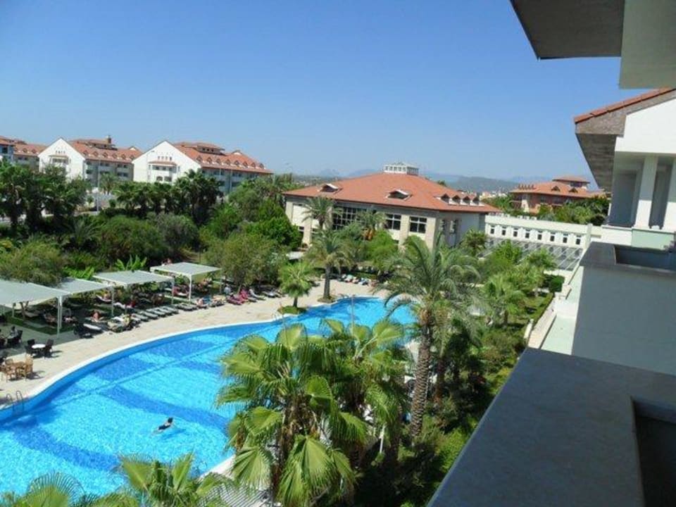 Ausblick zum Pool A Hotel Süral Resort