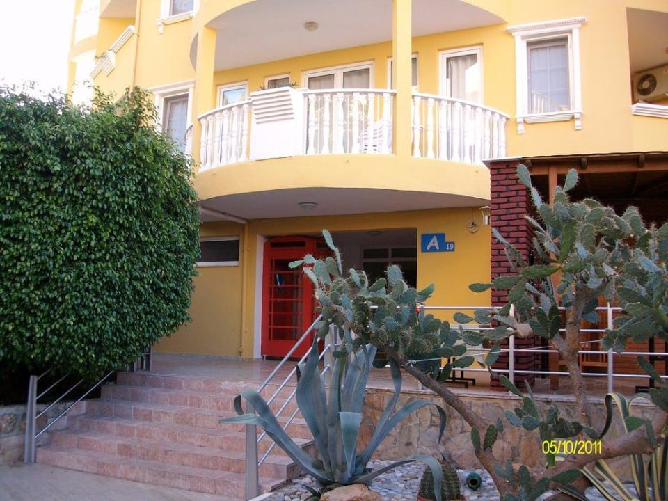 Eingang A - Turm Hotel Club Paradiso