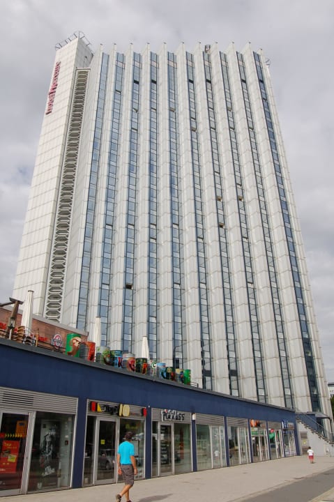 Hotel mit Ladenpassage, Discothek und Restaurant Congress Hotel Chemnitz
