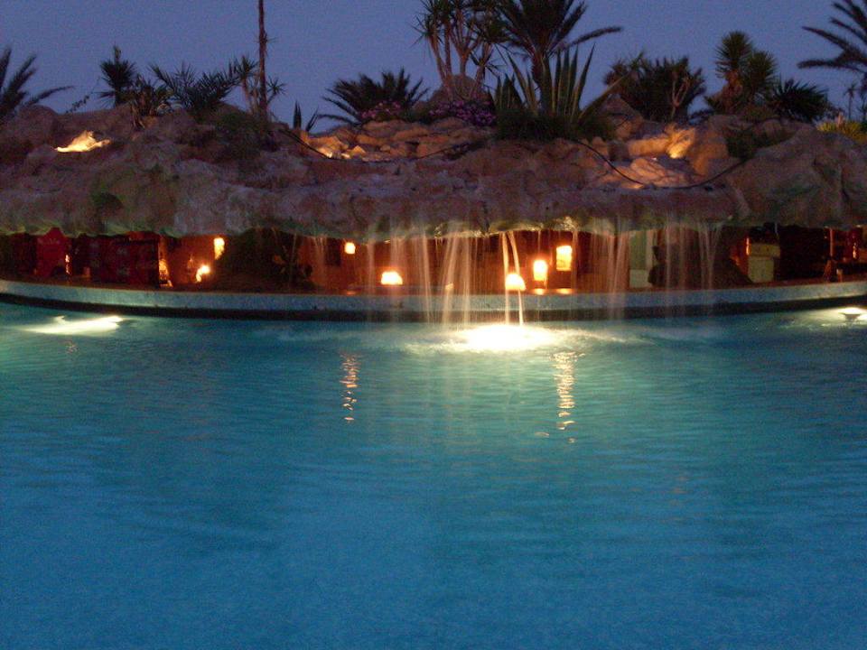 Der Pool bei Nacht Mahdia Beach & Aquapark