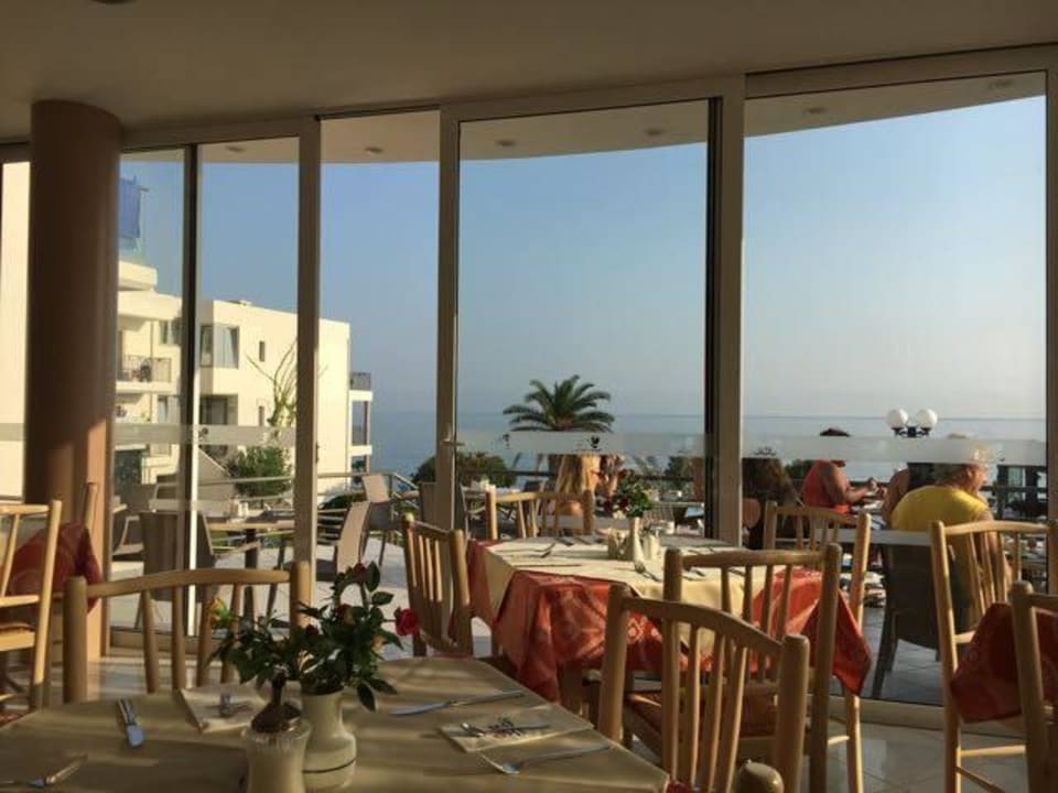 Restaurant innen Hotel Ariadne Beach