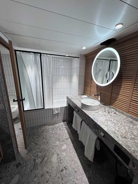 Zimmer Palmiers by Fassbind