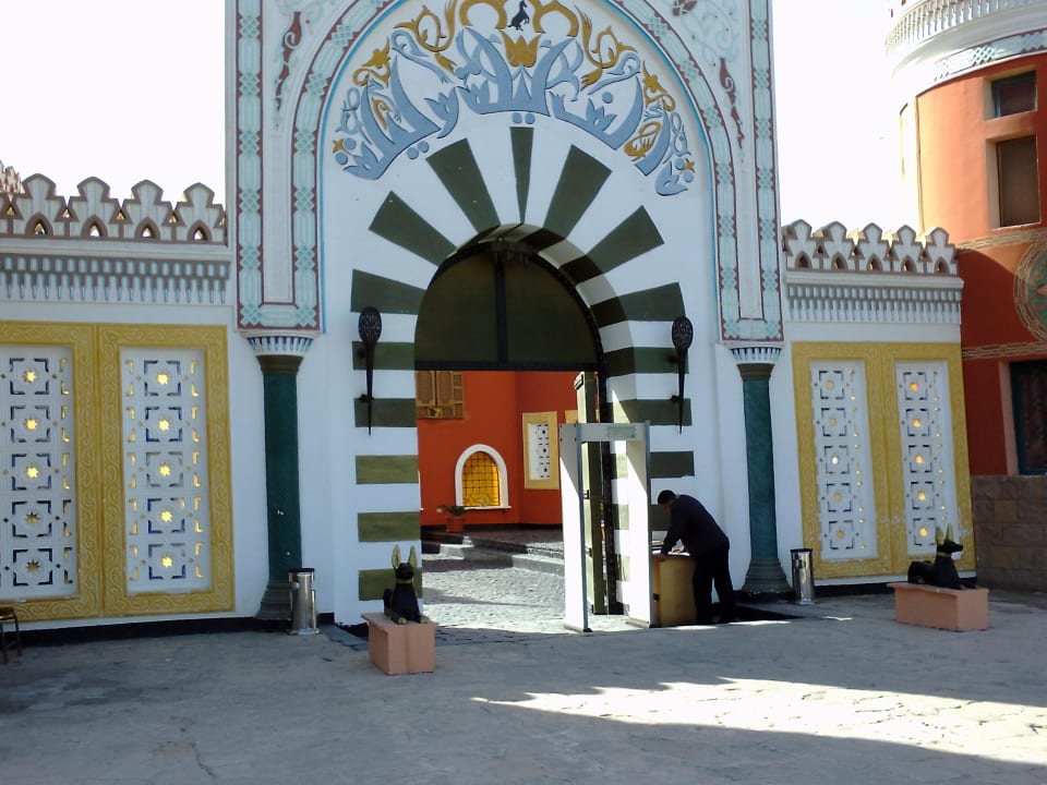 Das Eingangs-Tor Pickalbatros Alf Leila Wa Leila Resort - Neverland Hurghada