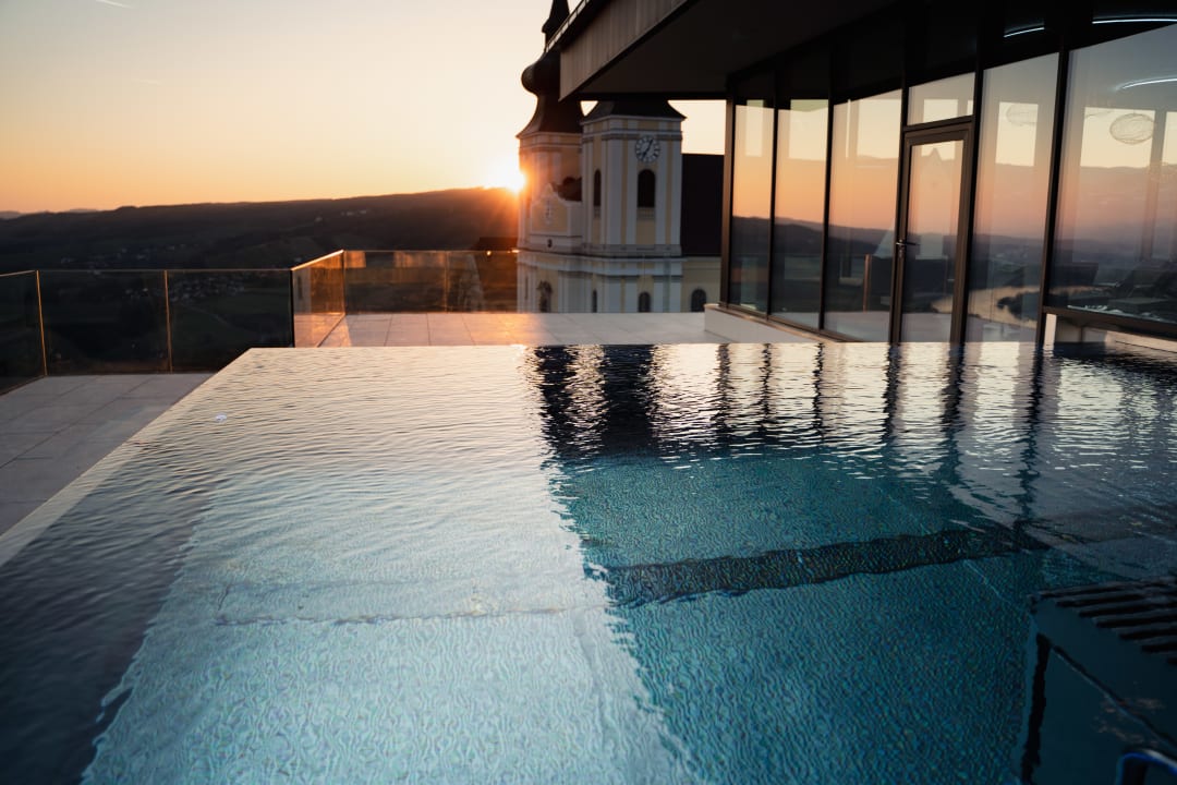 Pool Hotel Schachner