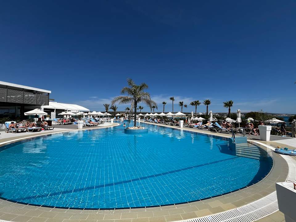 Pool Asterias Beach