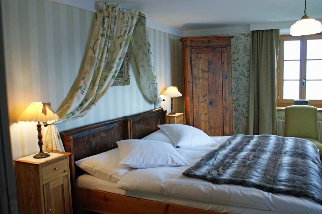 Chambre historique Gd Hôtel Bella Tola & St-Luc