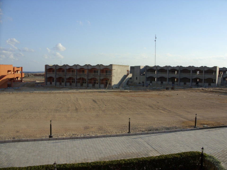 Nicht erwähnte Baustelle Three Corners Happy Life Beach Resort