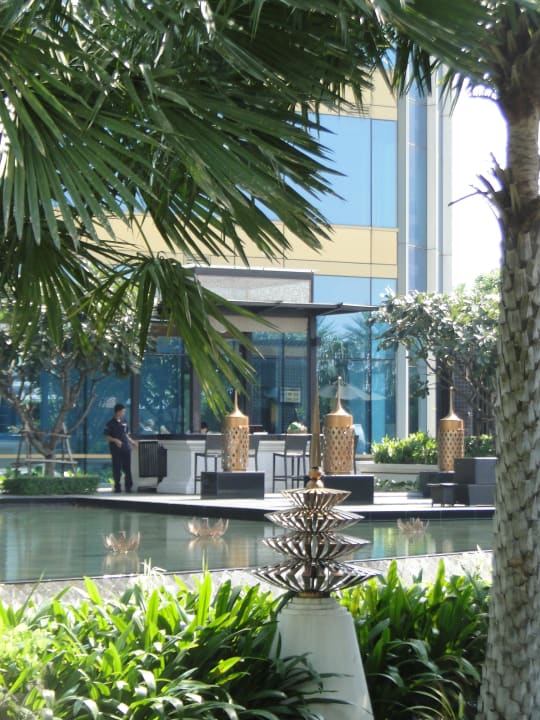 Die Gartenanlage auf den Dächern von Bangkok Grande Centre Point Hotel Terminal 21