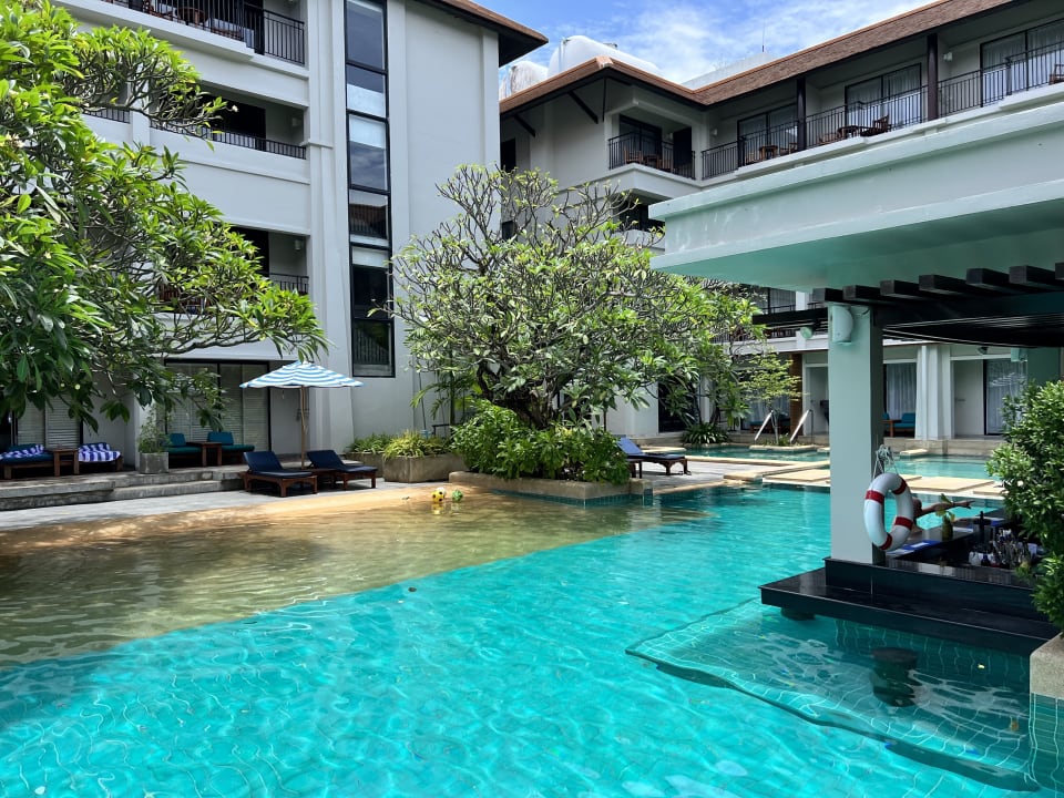 Pool DoubleTree by Hilton Phuket Banthai Resort