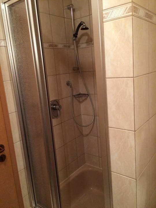 Kleine Dusche, seltsamer Brausekopf Hotel Altes Sudhaus