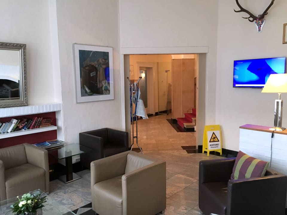 Blick von der Lounge in die Lobby Frühlings-Hotel