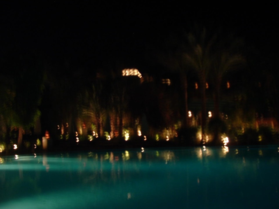Poolanlage bei Nacht Makadi Palace