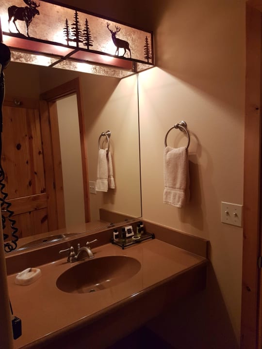Waschtisch vorm Badezimmer Motel Majestic View Lodge