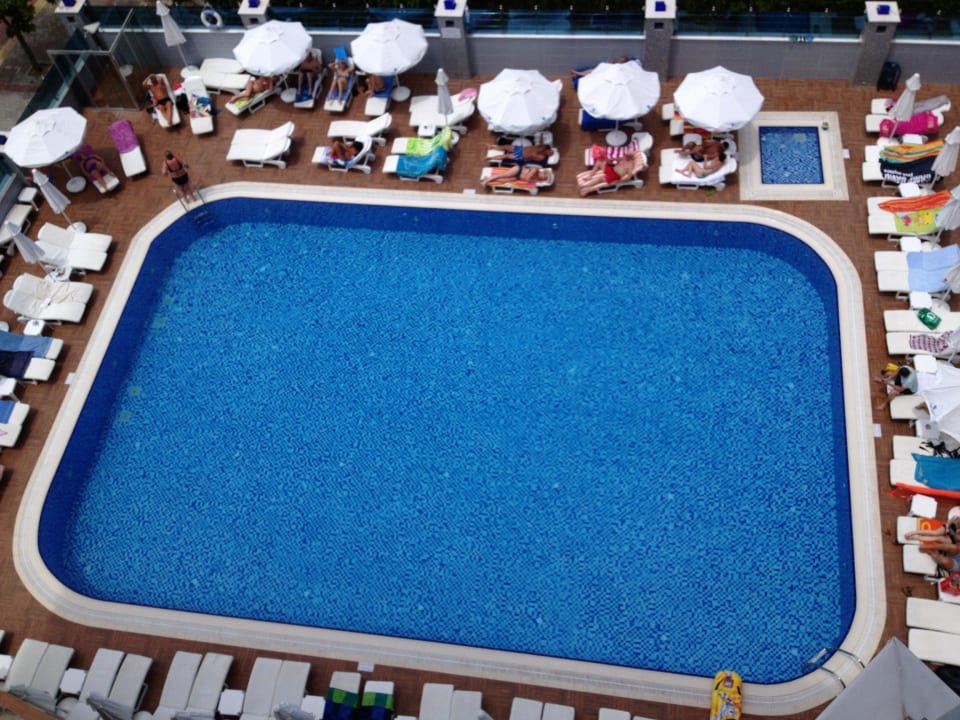 Poolanlage ist sehr sauber und auch sehr ruhig Hotel Grand Zaman Beach