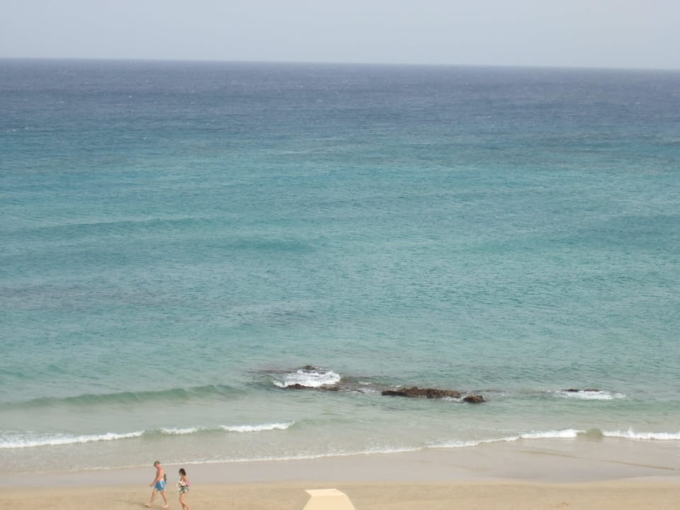 Türkisblaues Wasser, ganz weicher Sand H10 Tindaya