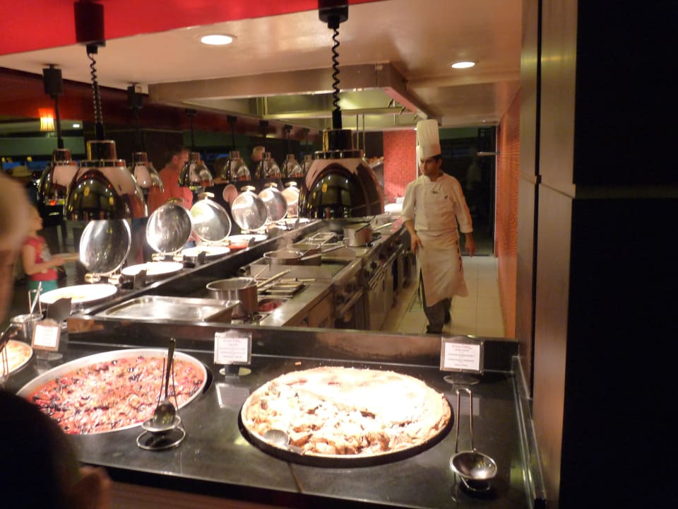 Eine der Buffetstationen Limak Lara Deluxe Hotel & Resort