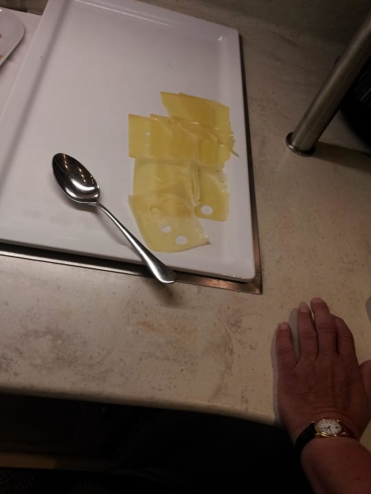 Wo bleibt die Käseauswahl? Strandhotel am Weissensee