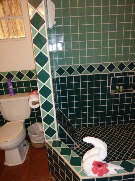 Bad Hotel Jaguar Reef Lodge