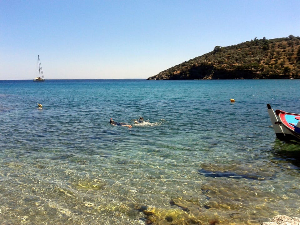 Morze przy plaży Hotel Limnionas Bay Village