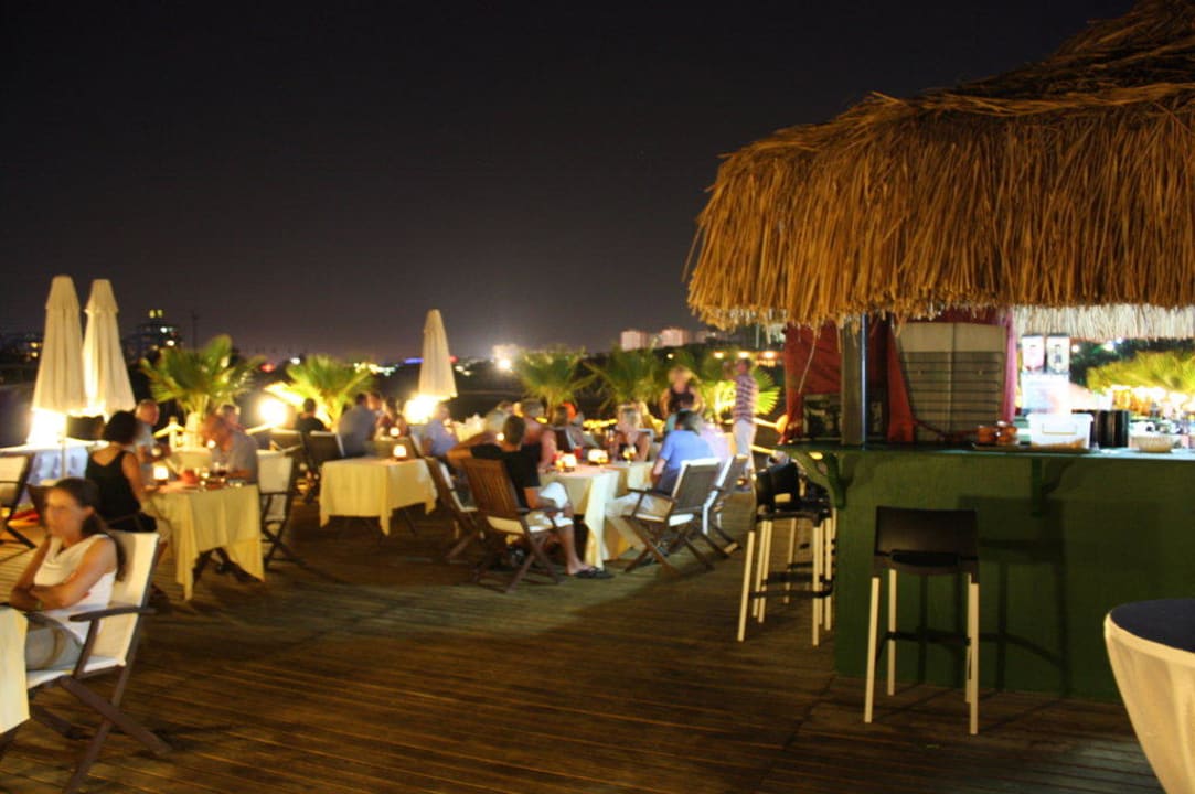 Бар на пирсе Hotel Delphin Diva