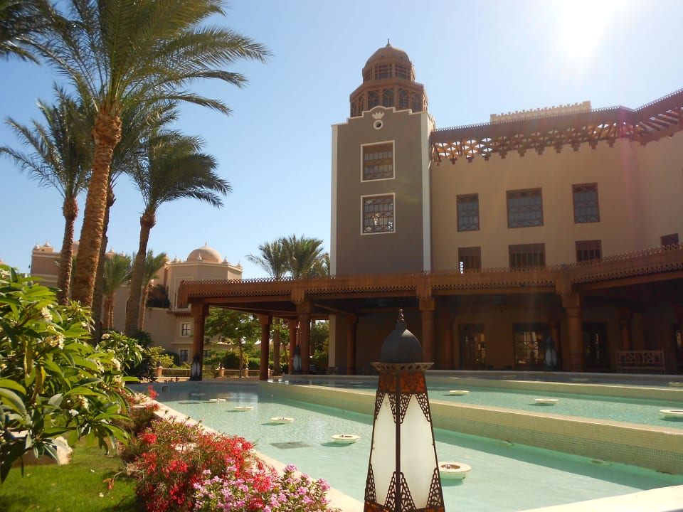 Vor dem Hotel Makadi Spa - Adults only