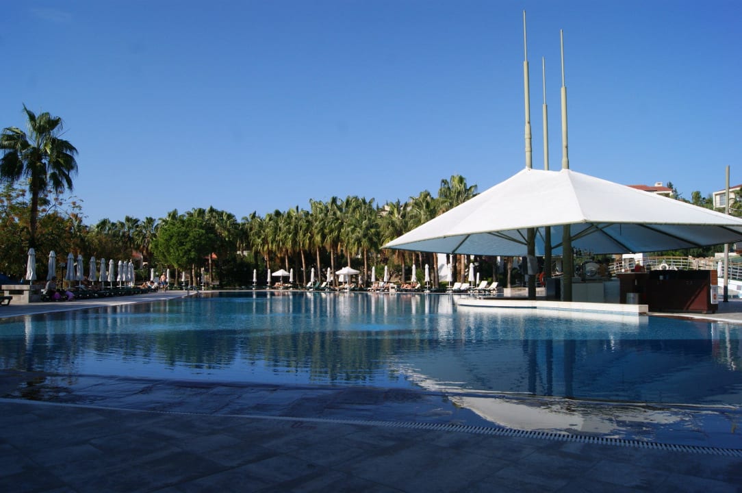 Pool Arum Barut Collection