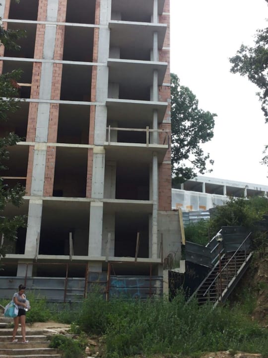 Treppen zum Strand Hotel Atlas