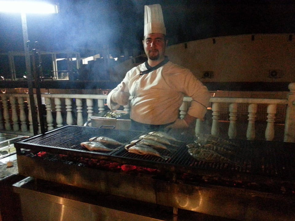 Grill im Außenbereich Aydinbey Famous Resort