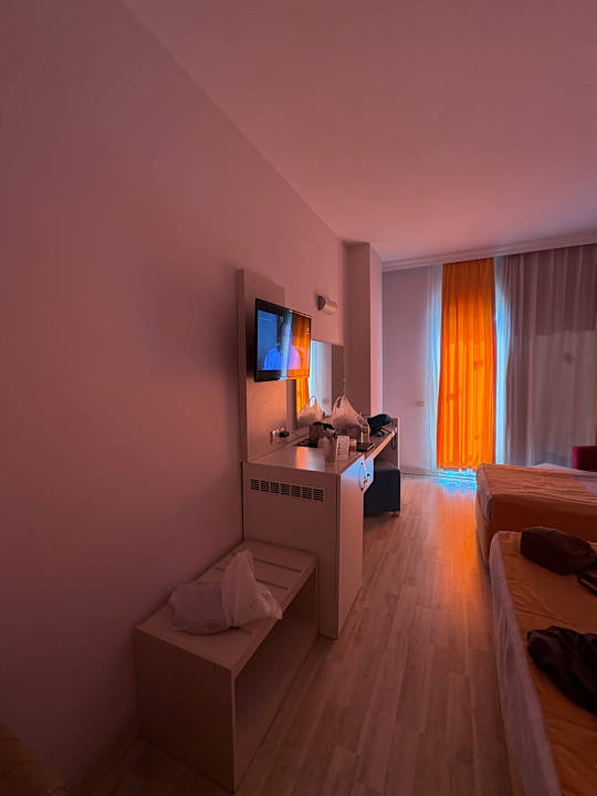 Zimmer Ramada Resort by Wyndham Side