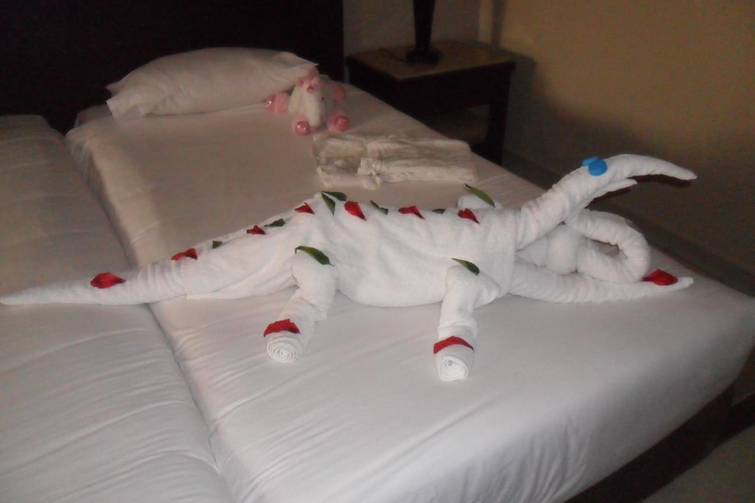 Bis auf 3Tage von 14 gab´s solche Figuren Jaz Dar EL Madina