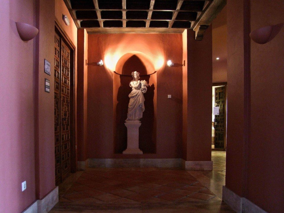 Lobbybereich auf der Ebene vom Gartenausgang Fuerte Conil-Resort