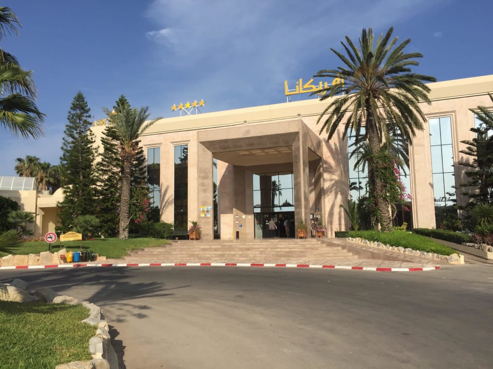 Eingang des Hotels TUI MAGIC LIFE Africana