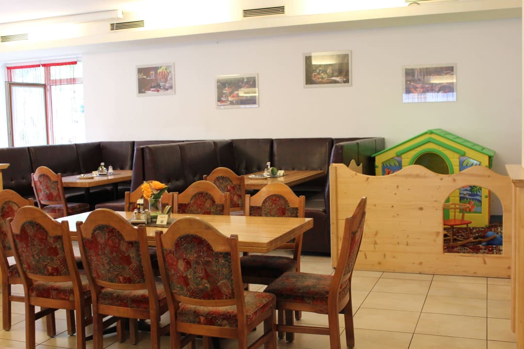 Speißesaal, Spieleecke Gasthof zum Löwen