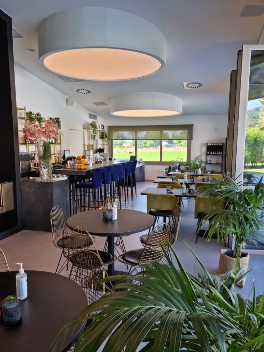 Gastro Ellopia Point Boutique Hotel