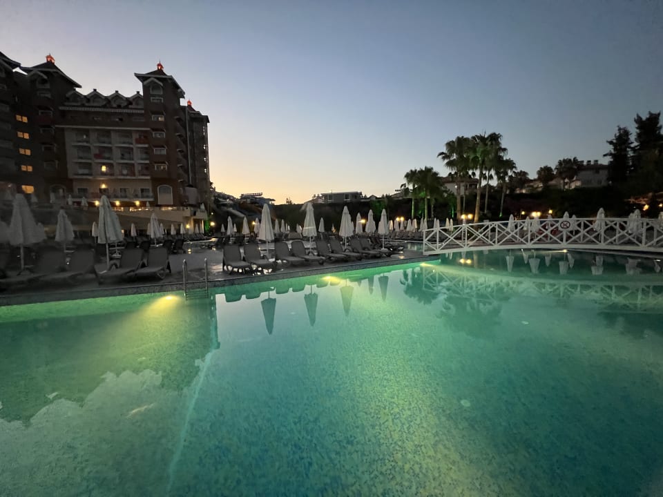 Pool Side Mare Resort & Spa