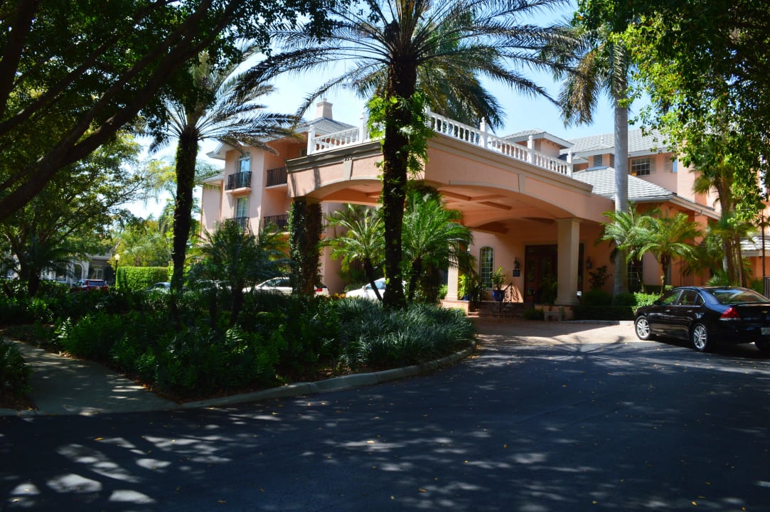 Ansicht zur Straßenseite Hotel Trianon Old Naples