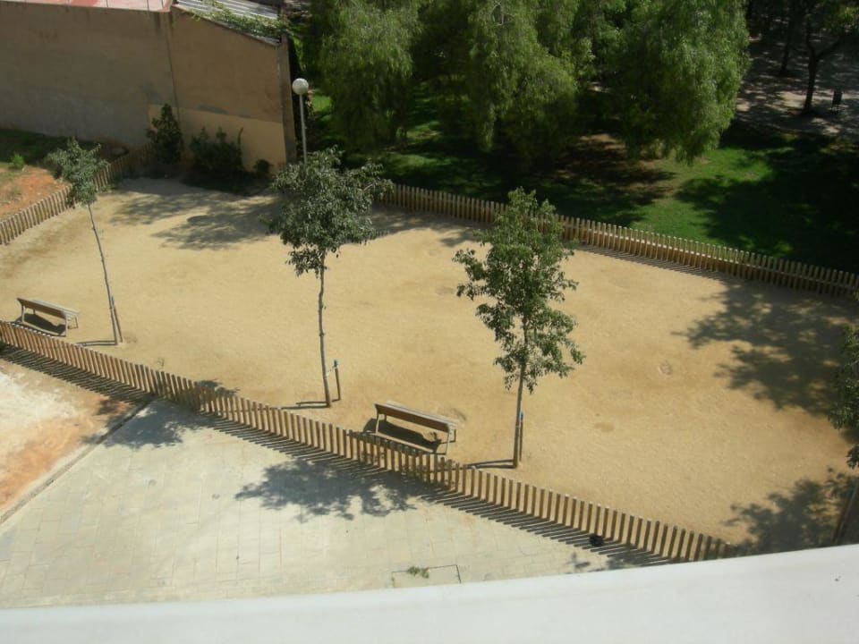 Hundepark vor dem Hotel Hotel Abba Sants