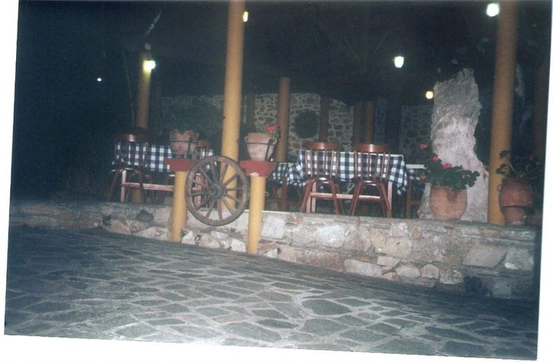Gemütliche Taverne am Pool Hotel Geranion Village