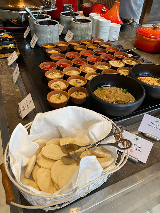 Gastro Hotel Vivanta by Taj Gurgaon