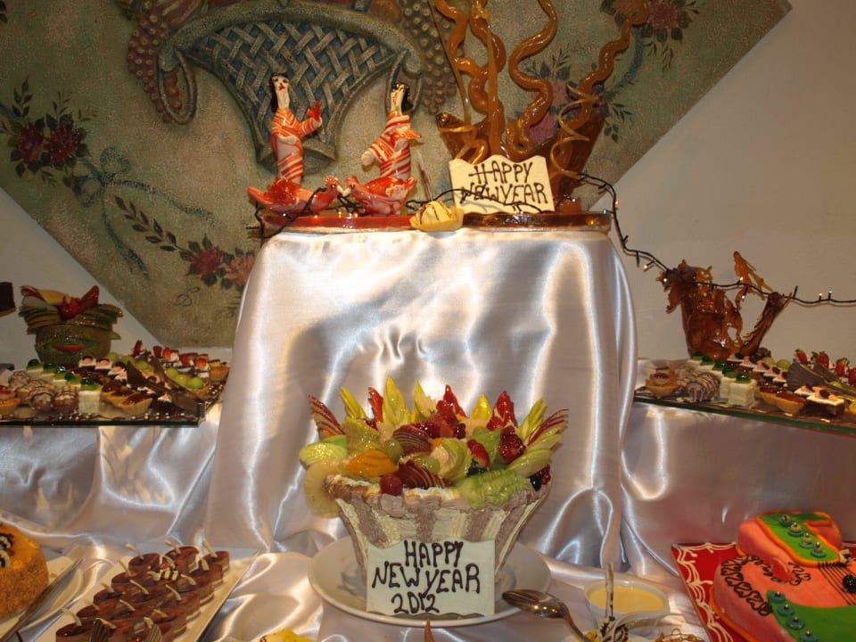 Buffetdeko an Silvester Fort Arabesque Resort, Spa & Villas