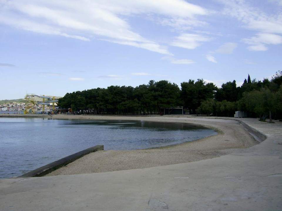 Der Strand direkt vorm Hotel Rivijera Villen & Dependance Flora & Madera